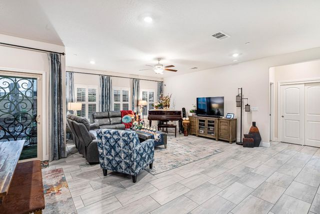 1553 N State Street, Fresno, CA 93722