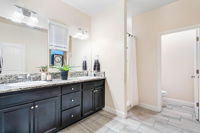 1553 N State Street, Fresno, CA 93722