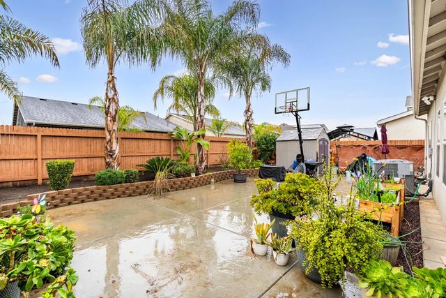 1553 N State Street, Fresno, CA 93722