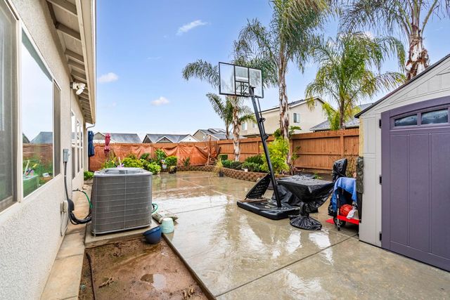 1553 N State Street, Fresno, CA 93722