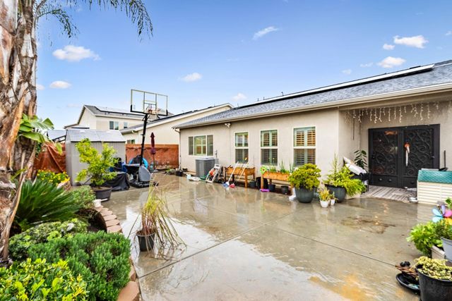 1553 N State Street, Fresno, CA 93722