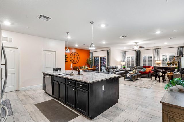 1553 N State Street, Fresno, CA 93722