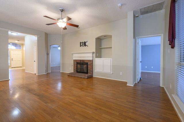 5204 Warm Springs Trail, Fort Worth, TX 76137