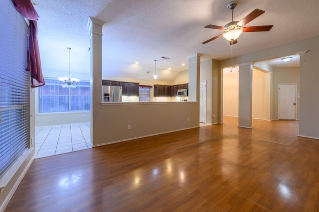 5204 Warm Springs Trail, Fort Worth, TX 76137