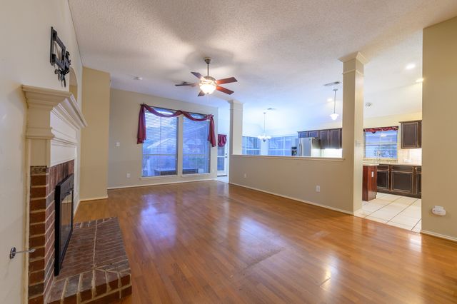 5204 Warm Springs Trail, Fort Worth, TX 76137