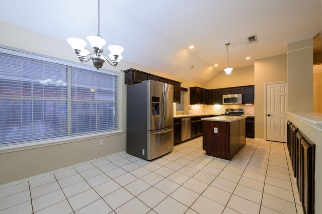 5204 Warm Springs Trail, Fort Worth, TX 76137