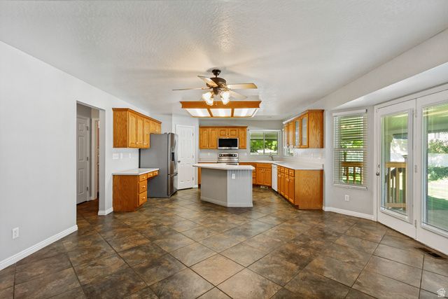 2126 W SILVER TREE CIR, Riverton, UT 84065