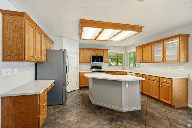 2126 W SILVER TREE CIR, Riverton, UT 84065