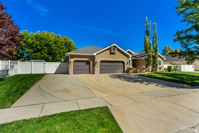 2126 W SILVER TREE CIR, Riverton, UT 84065