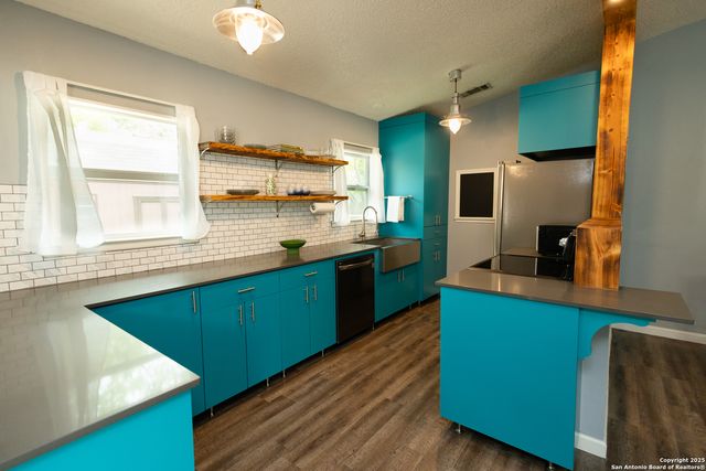 5542 Kissing Oak St, San Antonio, TX 78247