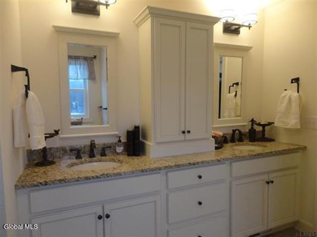 4 Karl Farm Road, Sand Lake, NY 12018