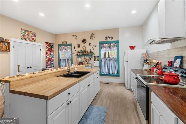 66 Merritt Street, Hawkinsville, GA 31036