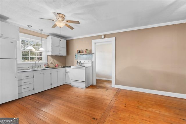 66 Merritt Street, Hawkinsville, GA 31036