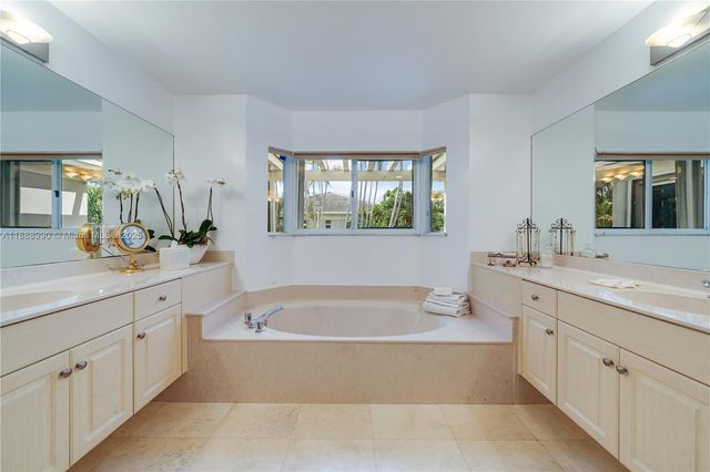 8523 SW 139th Ter, Palmetto Bay, FL 33158