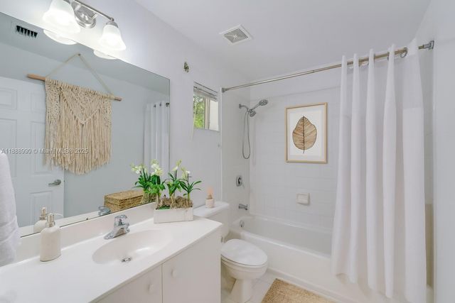 8523 SW 139th Ter, Palmetto Bay, FL 33158