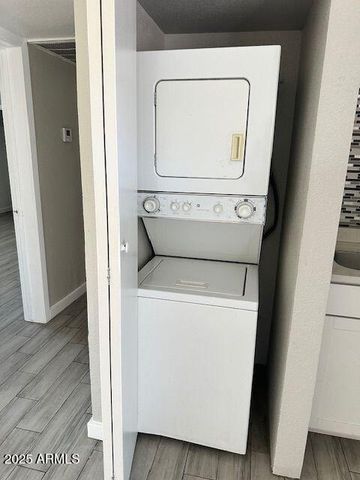 13221 N 21st Place 6, Phoenix, AZ 85022