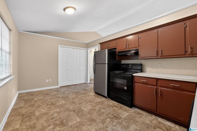704 14TH AVENUE NW, Center Point, AL 35215