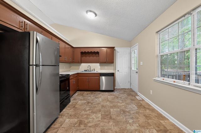 704 14TH AVENUE NW, Center Point, AL 35215