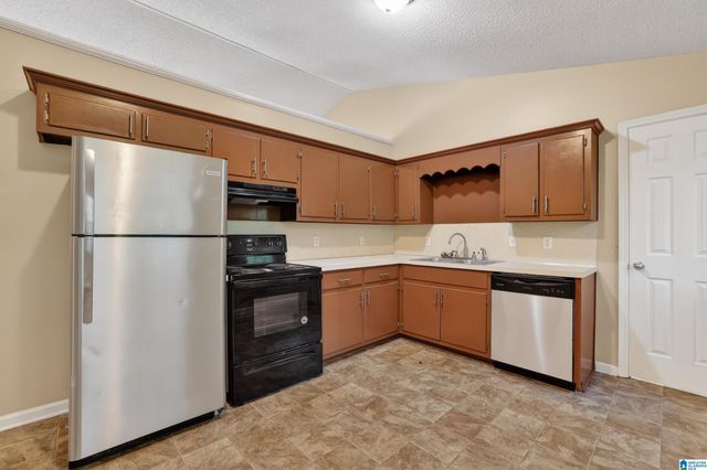 704 14TH AVENUE NW, Center Point, AL 35215