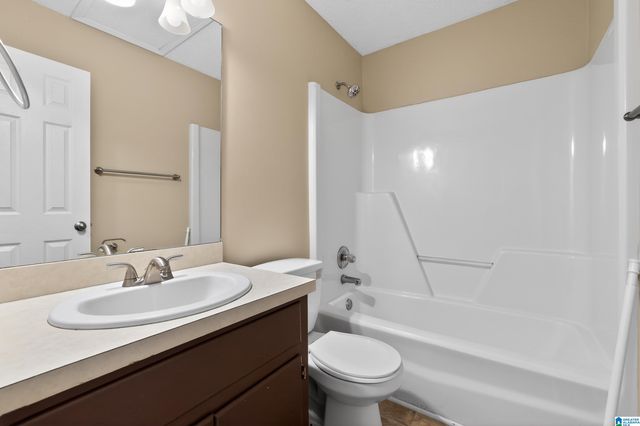 704 14TH AVENUE NW, Center Point, AL 35215