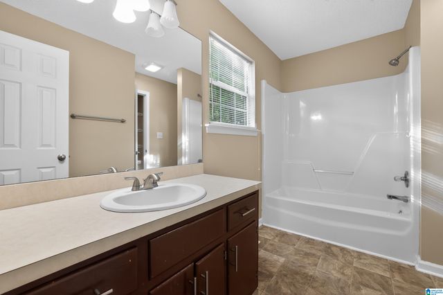 704 14TH AVENUE NW, Center Point, AL 35215