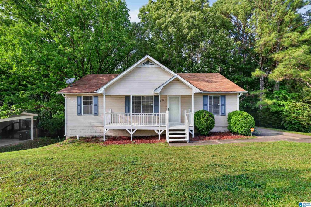 704 14TH AVENUE NW, Center Point, AL 35215