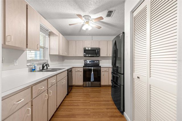 9728 SW 94TH COURT B, Ocala, FL 34481