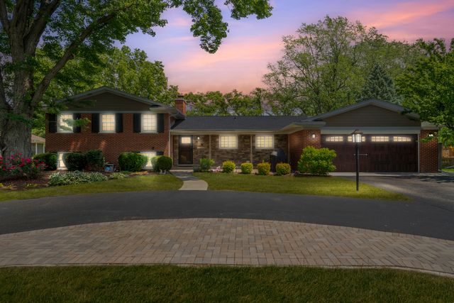 617 S Glendale Lane, Mount Prospect, IL 60056