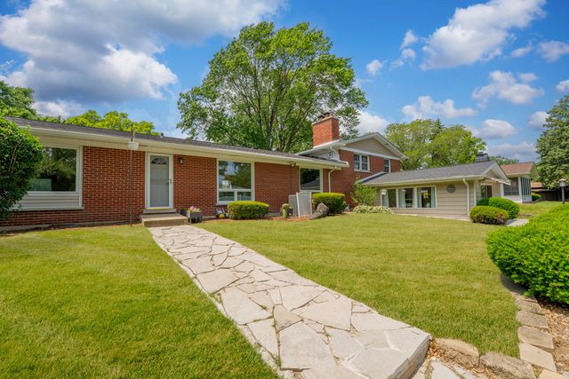 617 S Glendale Lane, Mount Prospect, IL 60056