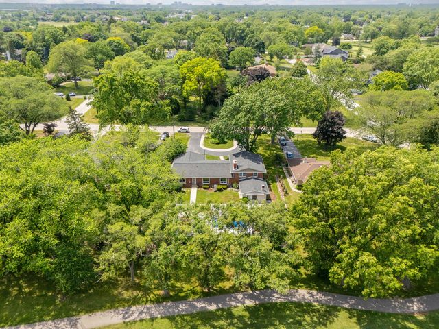 617 S Glendale Lane, Mount Prospect, IL 60056