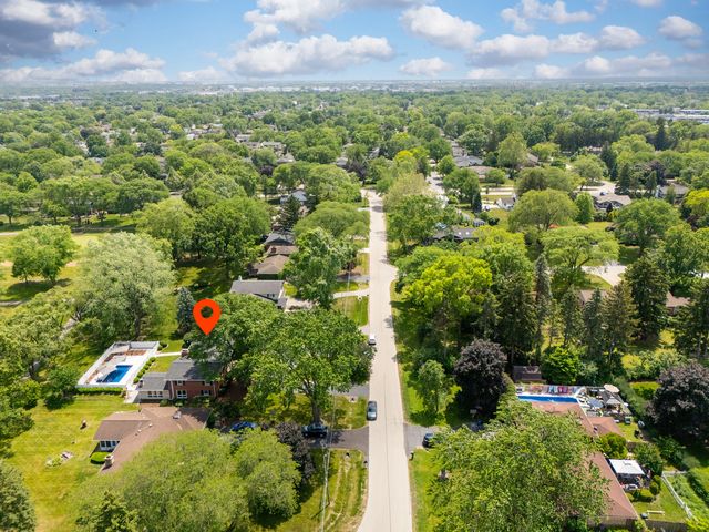 617 S Glendale Lane, Mount Prospect, IL 60056
