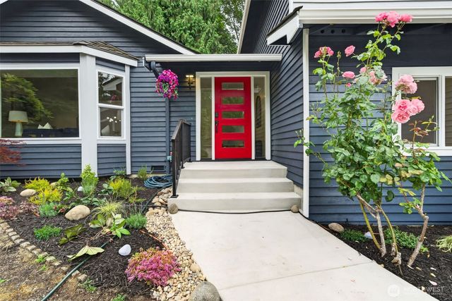 4211 210 th Place NE, Sammamish, WA 98074