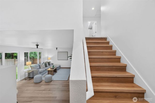 4211 210 th Place NE, Sammamish, WA 98074