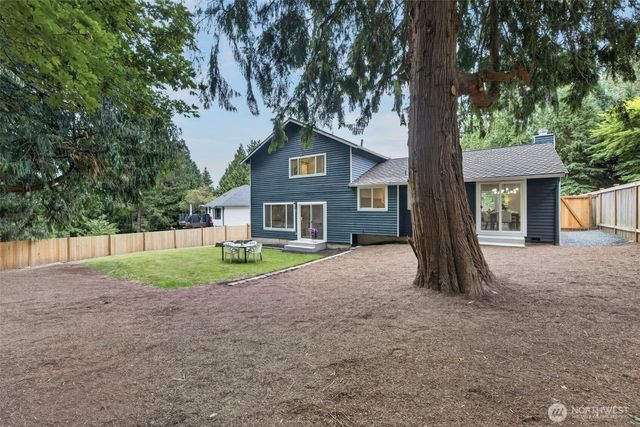 4211 210 th Place NE, Sammamish, WA 98074