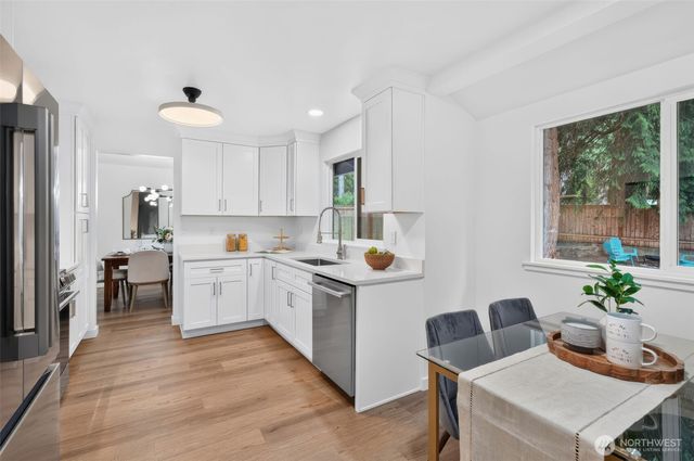 4211 210 th Place NE, Sammamish, WA 98074
