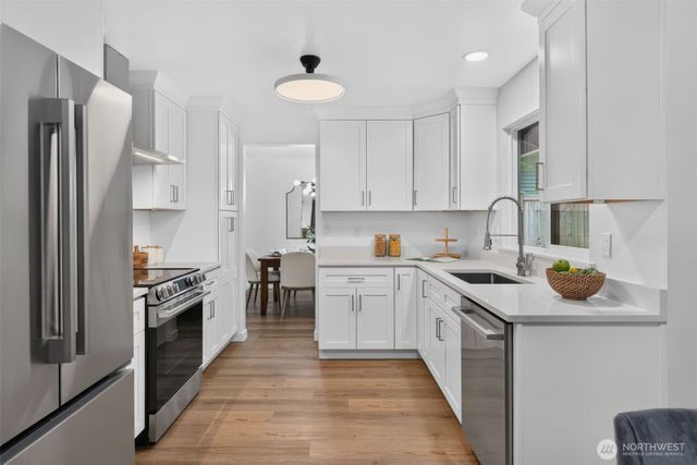 4211 210 th Place NE, Sammamish, WA 98074