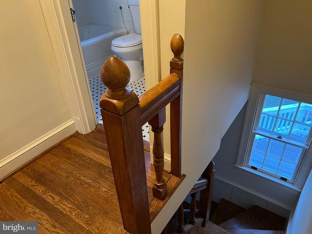 4027 N GLEBE RD, Arlington, VA 22207