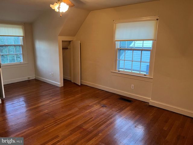 4027 N GLEBE RD, Arlington, VA 22207