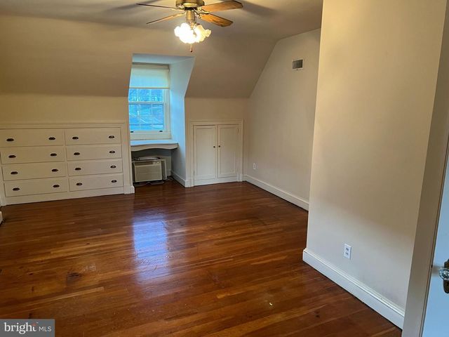 4027 N GLEBE RD, Arlington, VA 22207