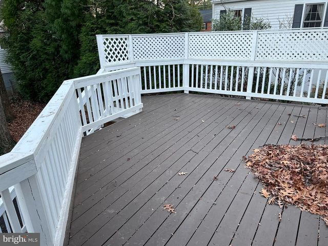 4027 N GLEBE RD, Arlington, VA 22207