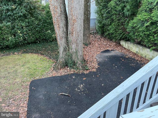 4027 N GLEBE RD, Arlington, VA 22207