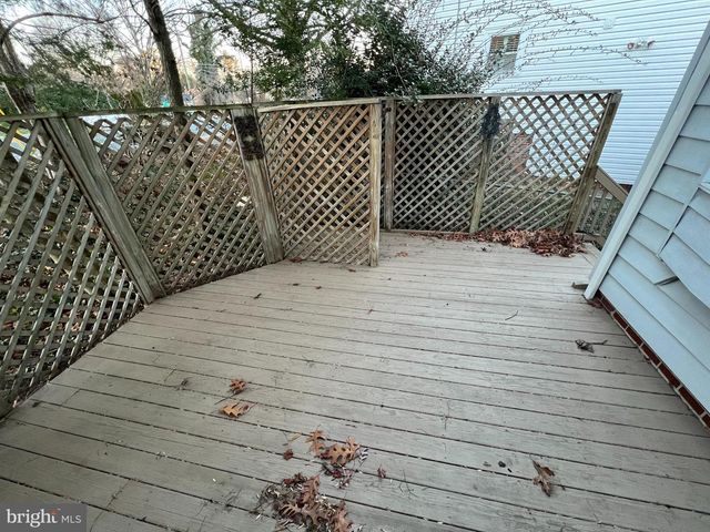 4027 N GLEBE RD, Arlington, VA 22207