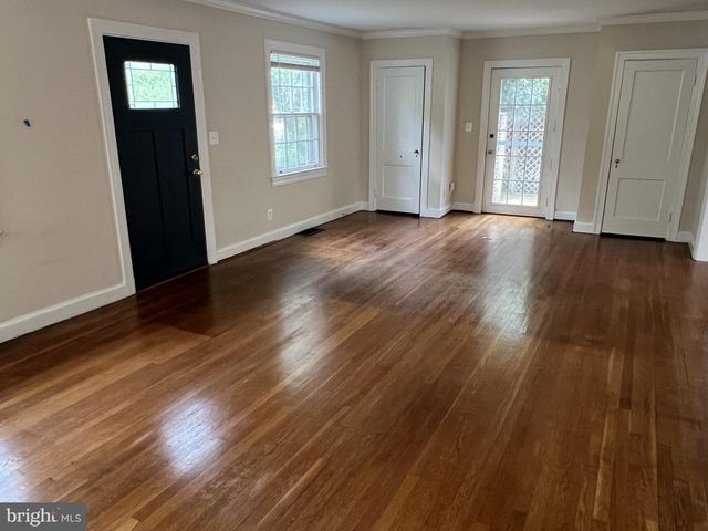 4027 N GLEBE RD, Arlington, VA 22207