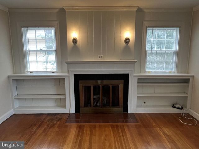 4027 N GLEBE RD, Arlington, VA 22207