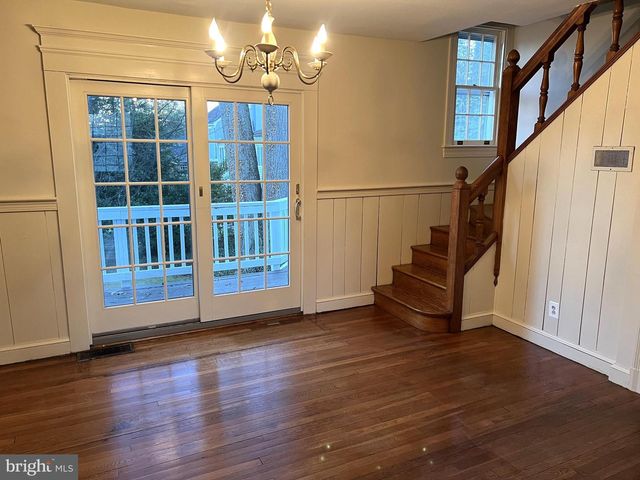 4027 N GLEBE RD, Arlington, VA 22207