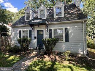 4027 N GLEBE RD, Arlington, VA 22207