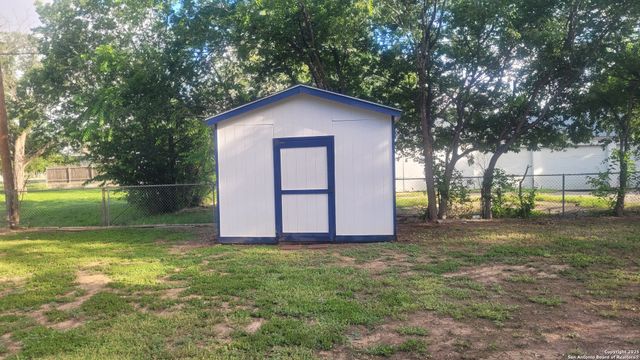 821 Curtiss, Schertz, TX 78154