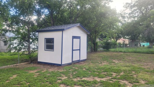 821 Curtiss, Schertz, TX 78154