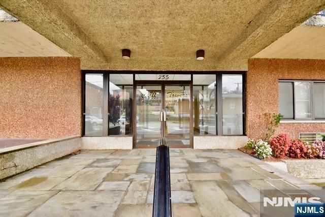 233 12th 2A, Palisades Park, NJ 07650