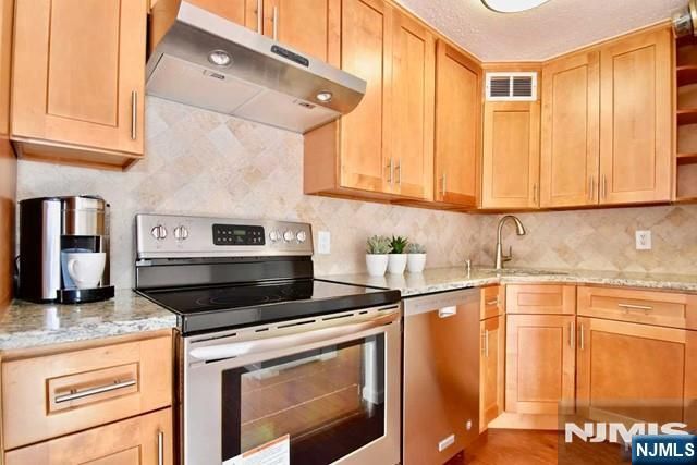 233 12th 2A, Palisades Park, NJ 07650